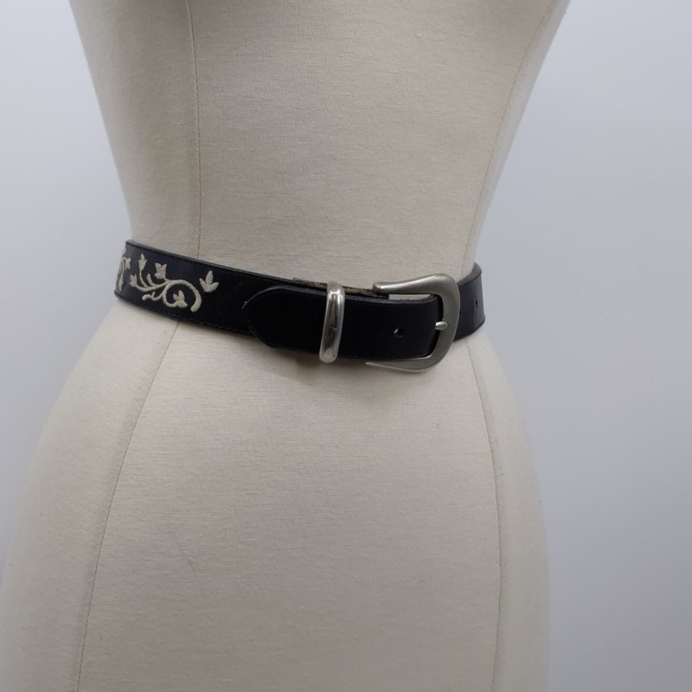 GAP black leather belt/white embroidery-sz 30